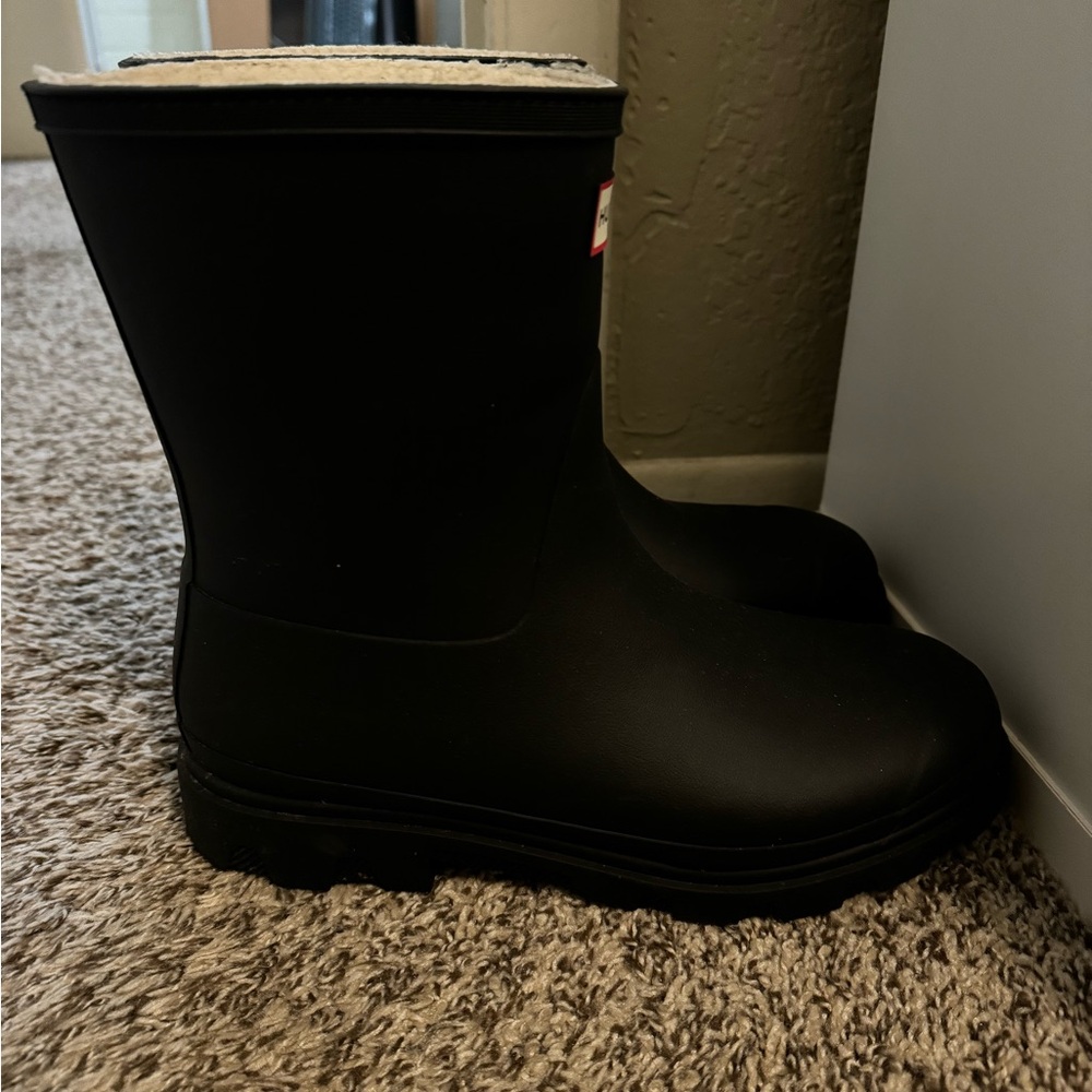 Hunter black rain boots unisex
